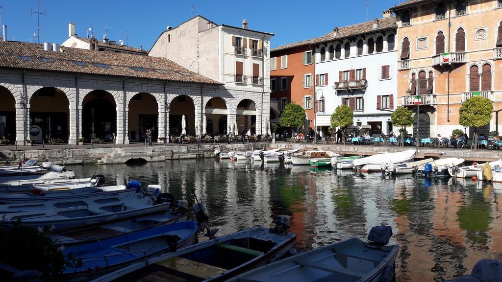 Villaggio Esmera デセンツァーノ・デル・ガルダ エクステリア 写真